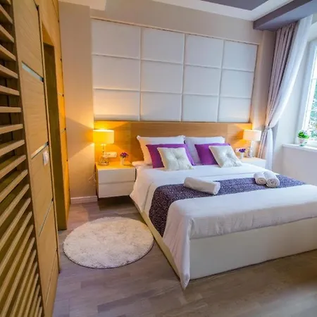 Peninsula Luxury 게스트하우스 3*