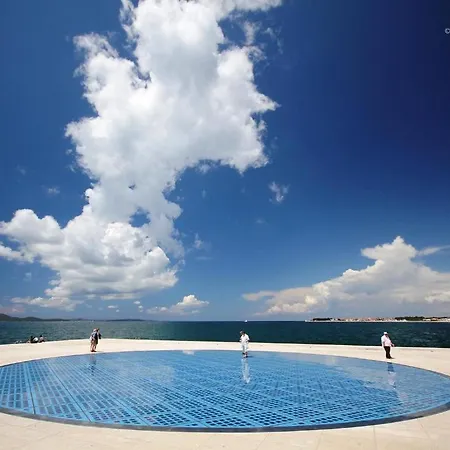 Peninsula Luxury Gostinjska kuća 3*